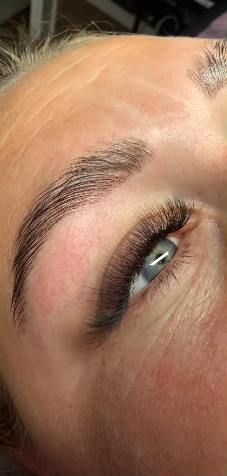 Stylizacja rzęs i brwi w salonie Med&Beauty Clinic